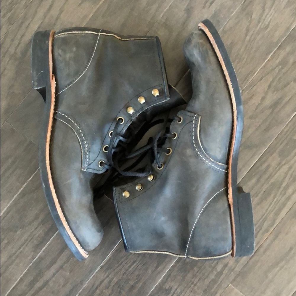 Red Wing Men’s Blacksmith 6in boots. Size 9. Run big. Will fit 9.5-10M.